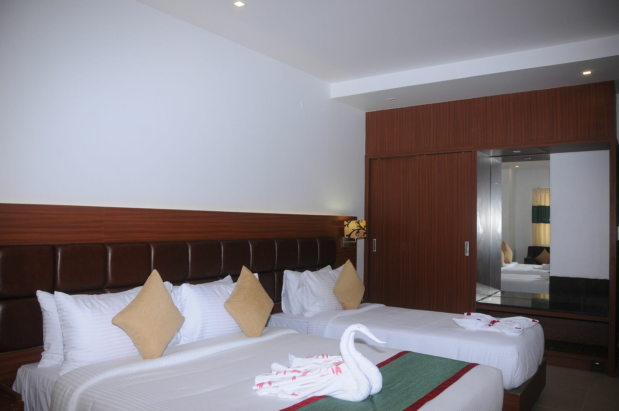 Hotel Nk Grand Park Airport Hotel Chennai Exterior photo